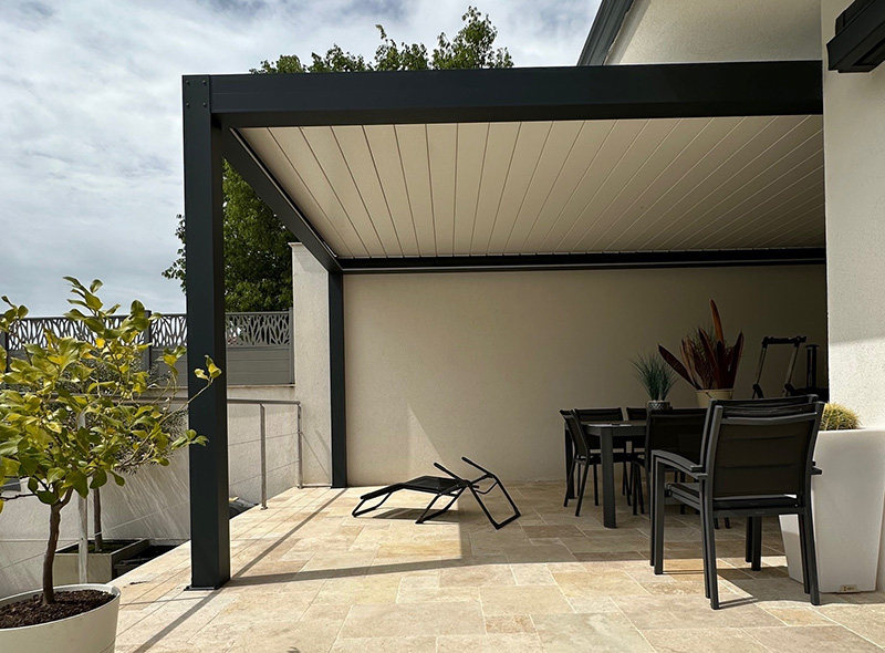 Pergola bioclimatique installée